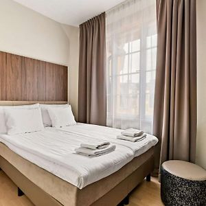 Queen Room 140cm Bed